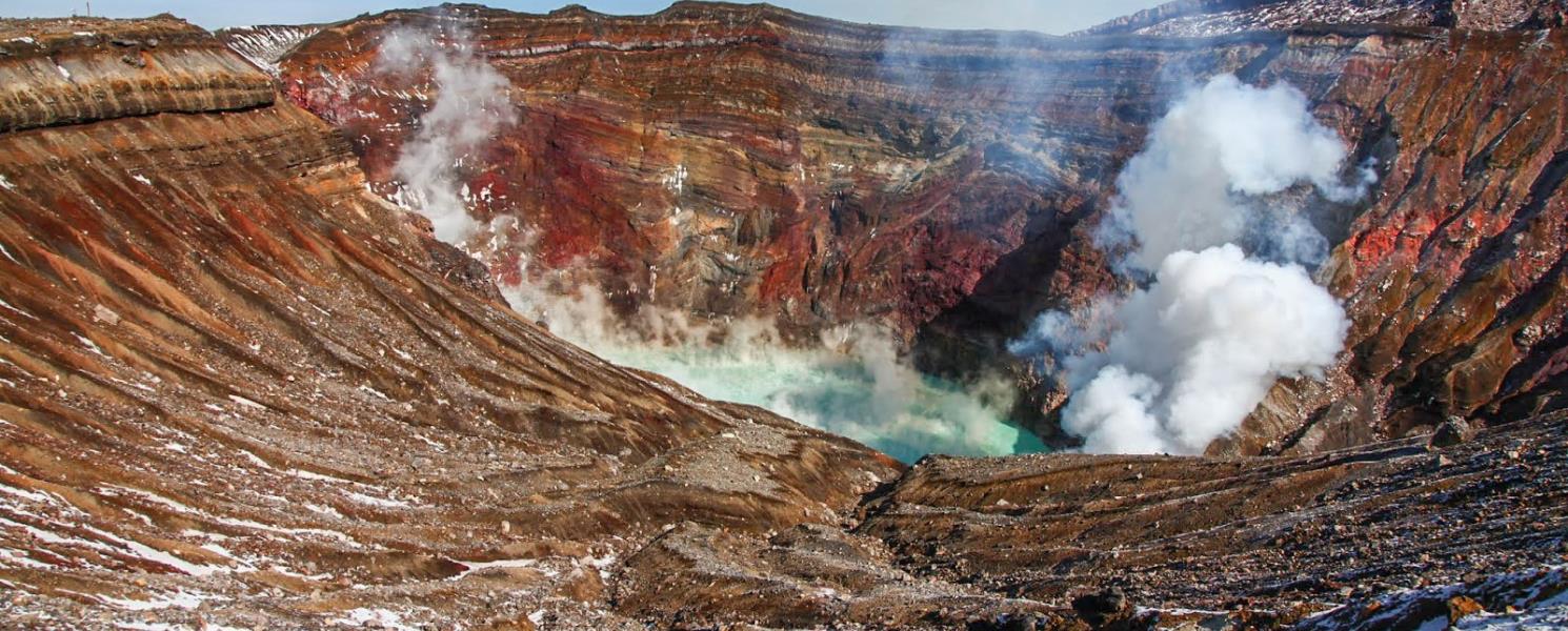 中岳阿蘇破火山口