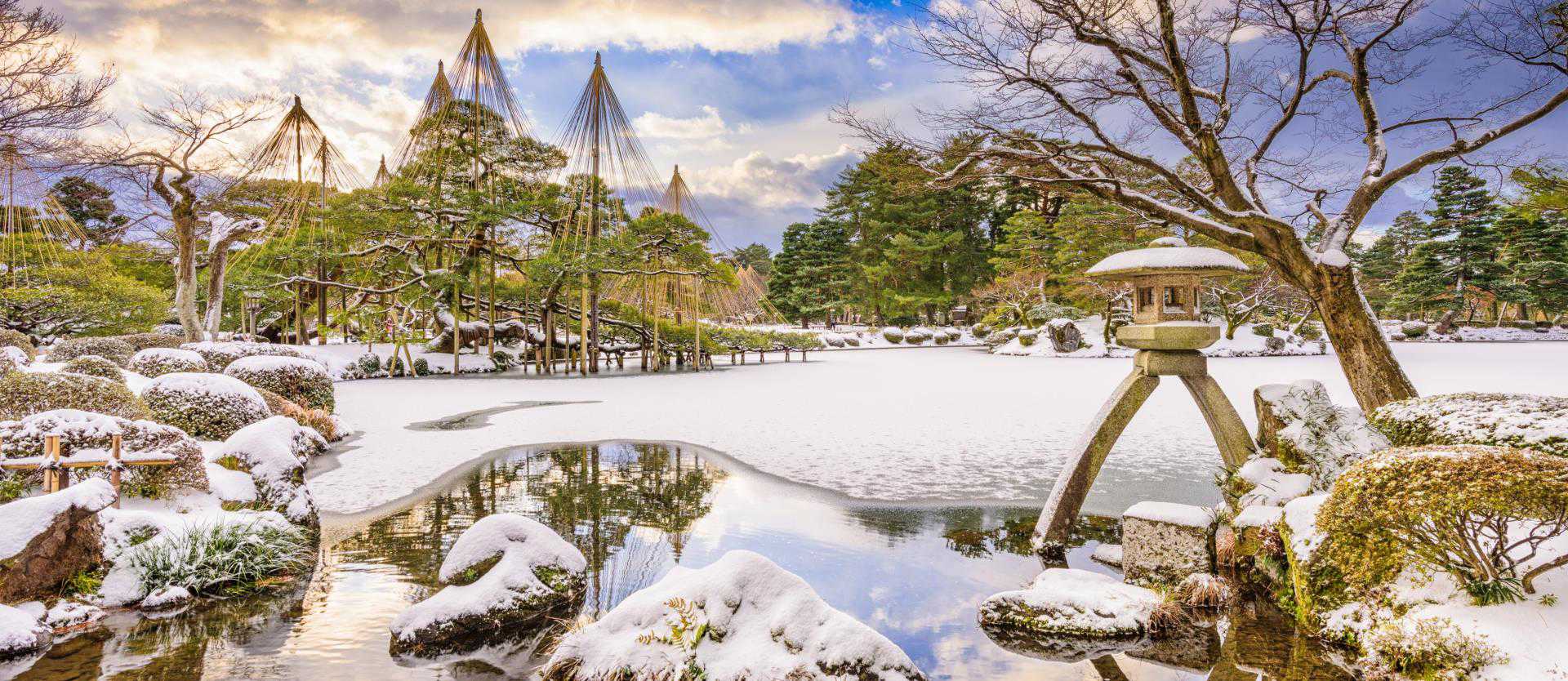 名古屋名花之里彩燈節６天～新穗高纜車、白川鄉合掌村、新湊海鮮、金澤飛驒美食